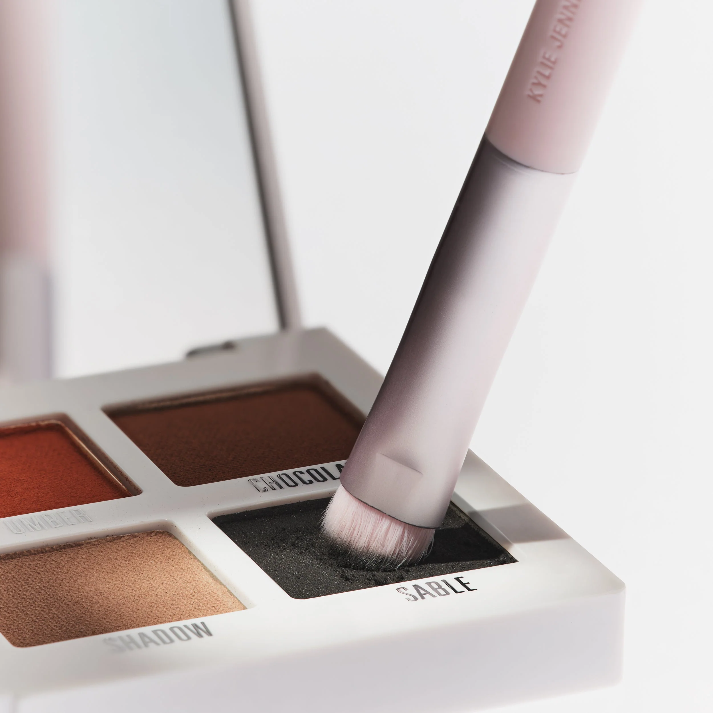 Eyeshadow Shader Brush 06 - Image 3